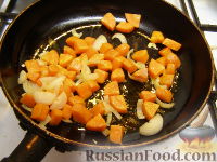 Фото приготовления рецепта: Постный суп с грибами и манными клецками - шаг №5
