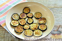 Фото приготовления рецепта: Салат-закуска из баклажанов, помидоров и крекеров - шаг №2
