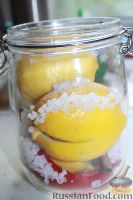 Фото приготовления рецепта: Солёные лимоны (маринад для курицы) - шаг №5