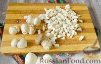 Фото приготовления рецепта: Соус из белых грибов - шаг №2