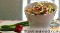 Фото к рецепту: Салат "Емеля" с курицей и овощами