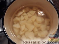 Фото приготовления рецепта: Картофельно-сырная запеканка - шаг №3