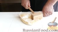 Фото приготовления рецепта: Куриные окорочка, фаршированные ветчиной и сыром - шаг №6