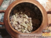 Фото приготовления рецепта: Картофельная запеканка с кабачками и сыром - шаг №9