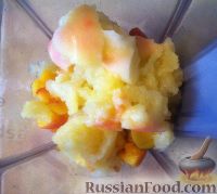 Фото приготовления рецепта: Яблочно-персиковое суфле с шоколадным кремом - шаг №4