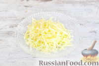 Фото приготовления рецепта: Салат "Морская пена" с консервированными кальмарами - шаг №9