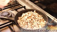 Фото приготовления рецепта: Закуска "Цветы" из картофеля с грибами - шаг №3
