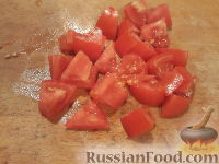Фото приготовления рецепта: Салат из перца, помидоров и сыра - шаг №2