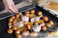 Фото приготовления рецепта: Средиземноморская курица, запечённая с картофелем - шаг №3