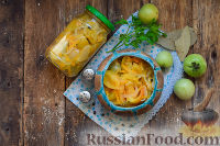 Фото приготовления рецепта: Салат "Дунайский" из зеленых помидоров (на зиму) - шаг №9