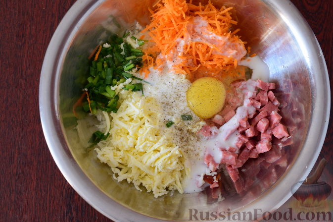 Салат из копченой колбасы и корейской моркови