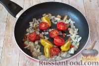 Фото приготовления рецепта: Тилапия в томатном соусе с консервированным нутом - шаг №4