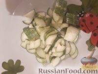 Фото приготовления рецепта: Овощной салат с сырной заправкой - шаг №5