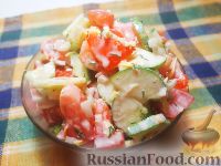 Фото к рецепту: Овощной салат с сырной заправкой