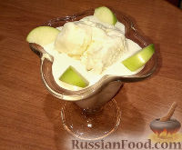 Фото к рецепту: Яблочное мороженое с корицей