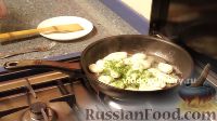 Фото приготовления рецепта: Кальмары в чесночно-ореховом соусе - шаг №4