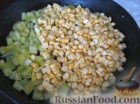 Фото приготовления рецепта: Ризони с кукурузой и овощами - шаг №6
