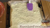 Фото приготовления рецепта: Кабачковый рулет с грибами и сыром - шаг №4