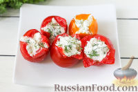 Фото приготовления рецепта: Тарталетки с помидорами и сыром - шаг №4