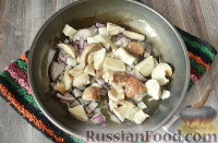 Фото приготовления рецепта: Суп-пюре из белых грибов - шаг №6