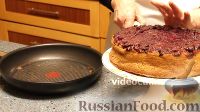 Фото приготовления рецепта: Клюквенный пирог из бисквитного теста - шаг №12