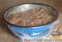 Фото приготовления рецепта: Курица в маринаде из майонеза и соевого соуса - шаг №4