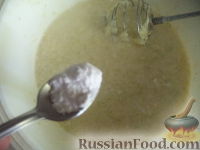 Фото приготовления рецепта: Оладьи на кислом молоке, с кабачками - шаг №3
