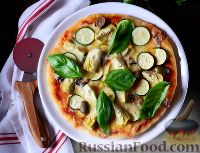 Фото к рецепту: Пицца с артишоками, цуккини и тремя видами сыра