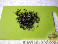 Фото приготовления рецепта: Салат из кускуса с тунцом и овощами - шаг №4