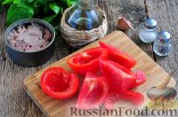 Фото приготовления рецепта: Салат с тунцом и моцареллой - шаг №2