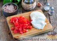 Фото приготовления рецепта: Салат с тунцом и моцареллой - шаг №3