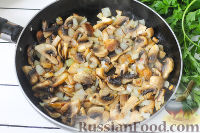Фото приготовления рецепта: Гречневая каша "Сименуха" с грибами и яйцами - шаг №7