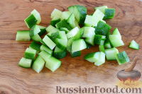 Фото приготовления рецепта: Салат с курицей и авокадо - шаг №4
