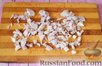 Фото приготовления рецепта: Жареные опята в сметанном соусе - шаг №4