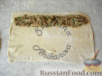 Фото приготовления рецепта: Бурекасы (пирожки) из слоеного теста с рыбной начинкой - шаг №4