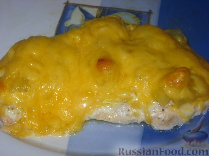 Фаршированный ананас курицей и сыром в духовке