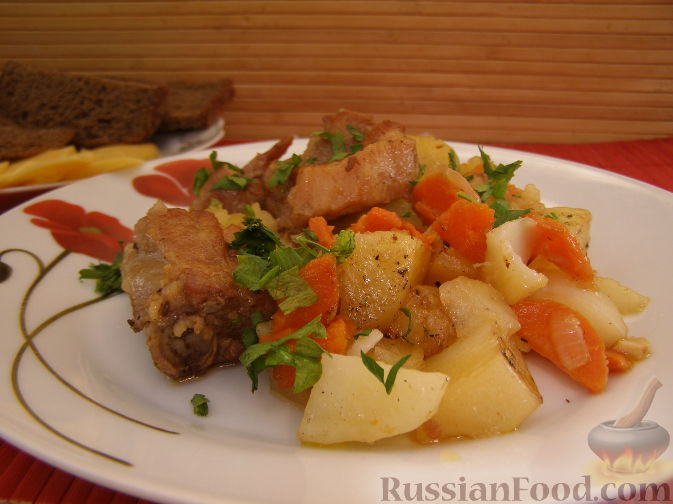 Свиные ребрышки с картошкой на сковороде рецепт