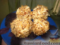 Фото к рецепту: Сырные шарики в ореховой крошке