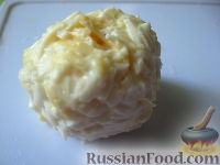 Фото приготовления рецепта: Сырные шарики в ореховой крошке - шаг №8