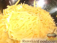 Фото приготовления рецепта: Сырные шарики в ореховой крошке - шаг №2