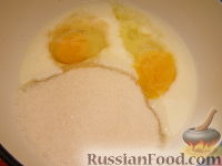 Фото приготовления рецепта: Кекс мраморный на кефире - шаг №2