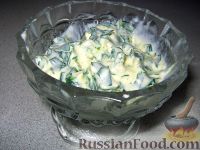 Фото к рецепту: Соус чесночный с зеленью