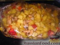 Фото приготовления рецепта: Картофель с овощами в рукаве - шаг №8