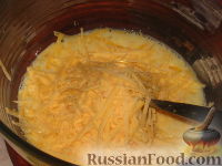 Фото приготовления рецепта: Паста с креветками, ананасами и брокколи - шаг №3