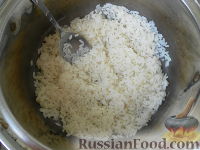 Фото приготовления рецепта: Мясные тефтели с рисом и овощами в томатном соусе - шаг №3