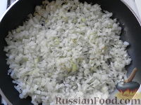 Фото приготовления рецепта: Мясные тефтели с рисом и овощами в томатном соусе - шаг №6