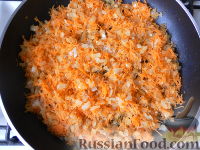 Фото приготовления рецепта: Мясные тефтели с рисом и овощами в томатном соусе - шаг №9