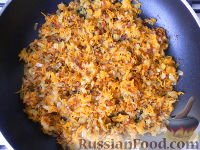 Фото приготовления рецепта: Мясные тефтели с рисом и овощами в томатном соусе - шаг №10