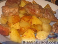 Фото приготовления рецепта: Жаркое из свинины с картофелем - шаг №6