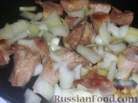 Фото приготовления рецепта: Жаркое из свинины с картофелем - шаг №3